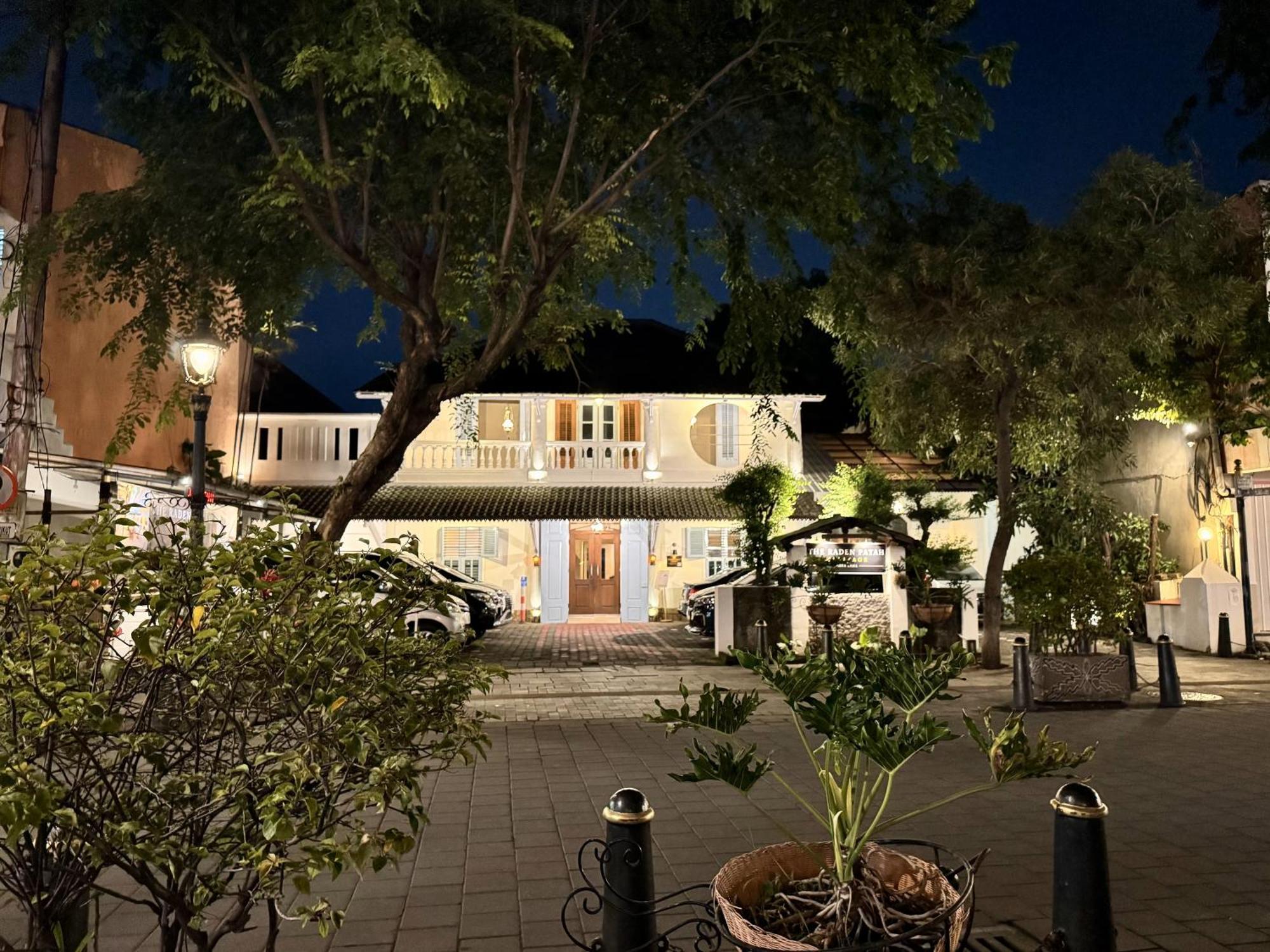 The Raden Patah Heritage Kota Lama Semarang Buitenkant foto